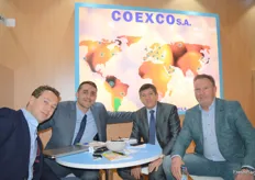 Momento de reunión del equipo de Coexco S.A. (derecha), con Rafaela A. Gomila e Ignacio M. Lanchas, y los clientes (izquierda) Tom Leenheer y Gerry van Octen, de Van Octen Citrus.